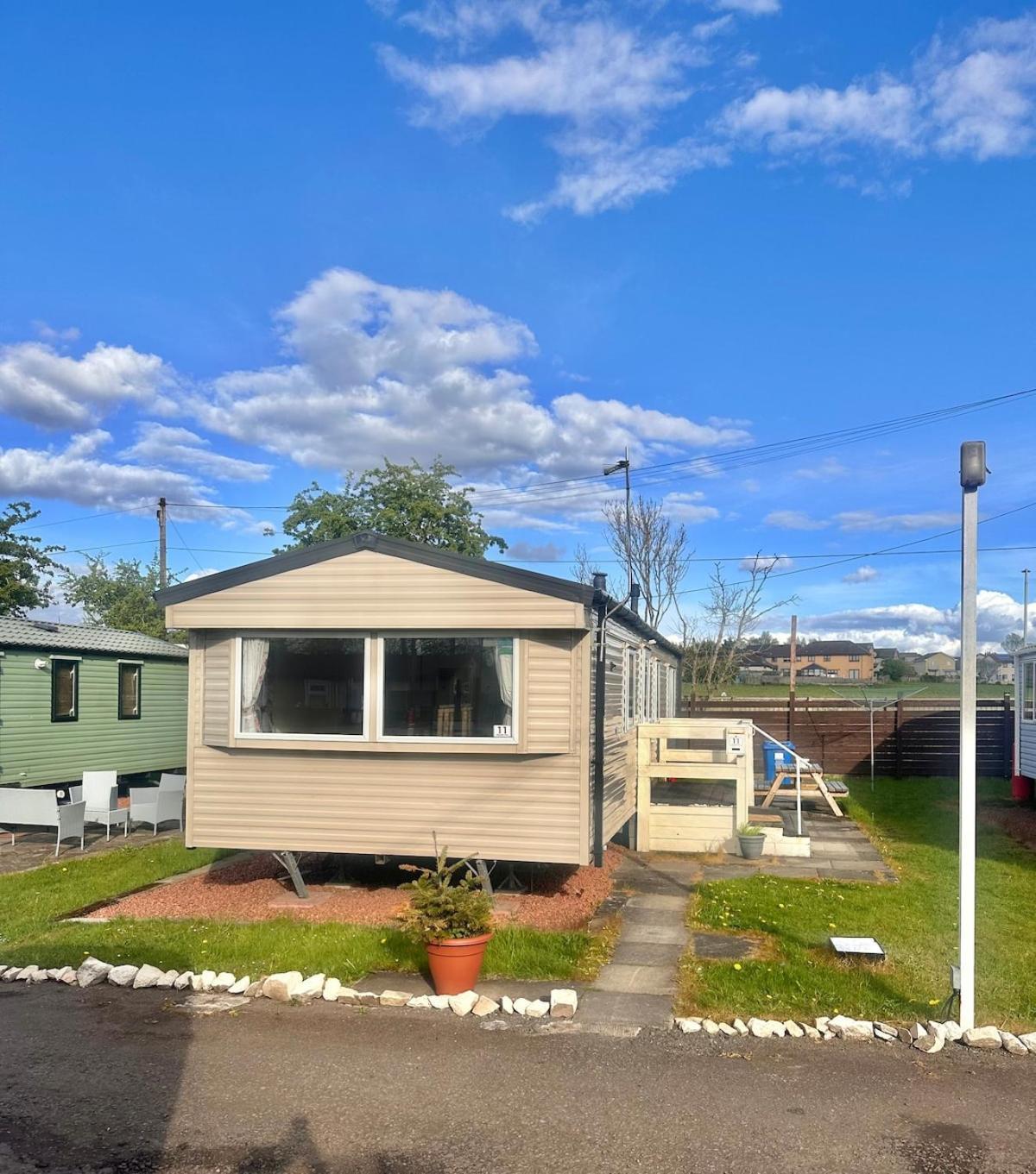 Two Bedroom Willerby Parkhome In Uddingston, Glasgow Esterno foto